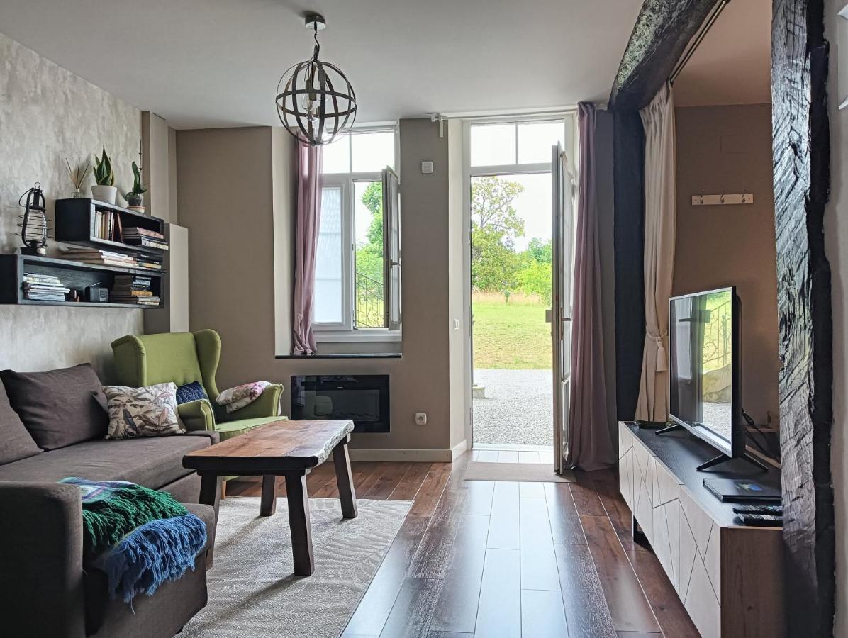 Chatescos - Estudio En Chateau Exterior foto